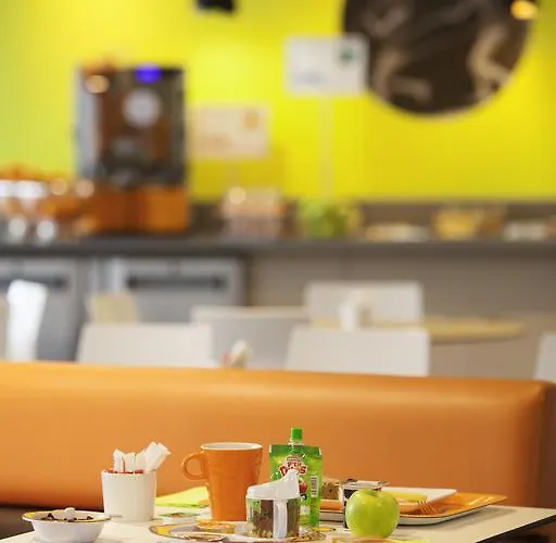 Ibis Styles Centre Готель Бон