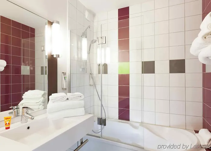 Ibis Styles Centre Бон